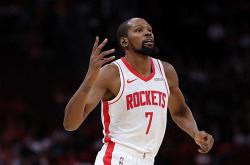 关于杜兰特关键节点高光表现，澳大利亚队带队取胜！的信息