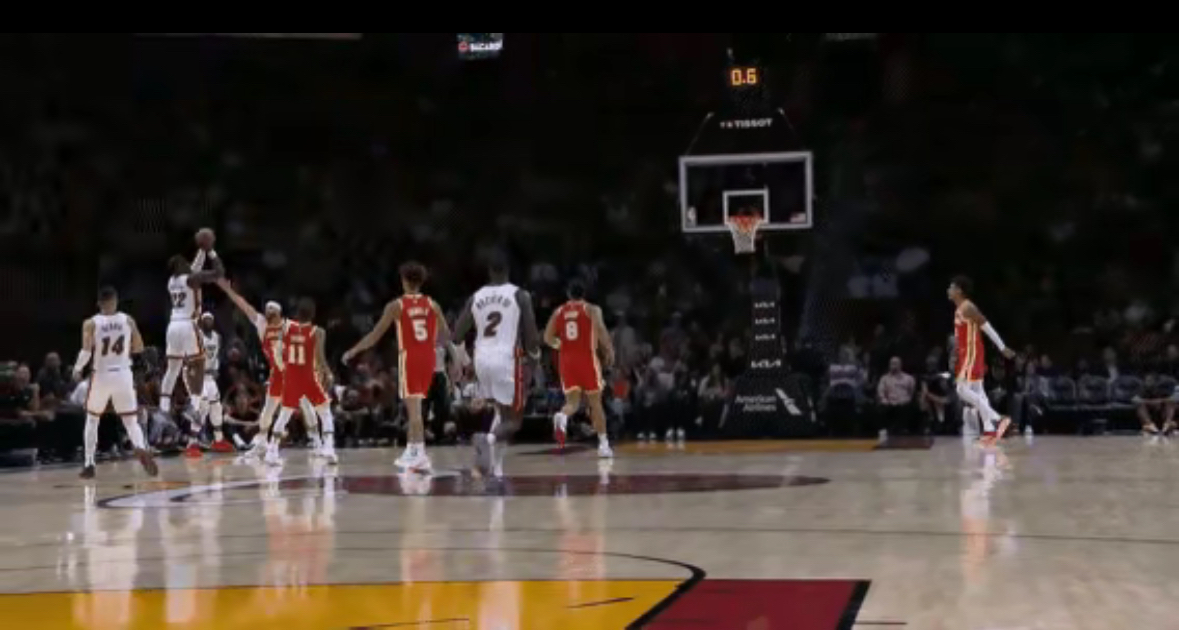 包含巴特勒连续十二场比赛得分超过关键助攻，老鹰挑战极限！的词条